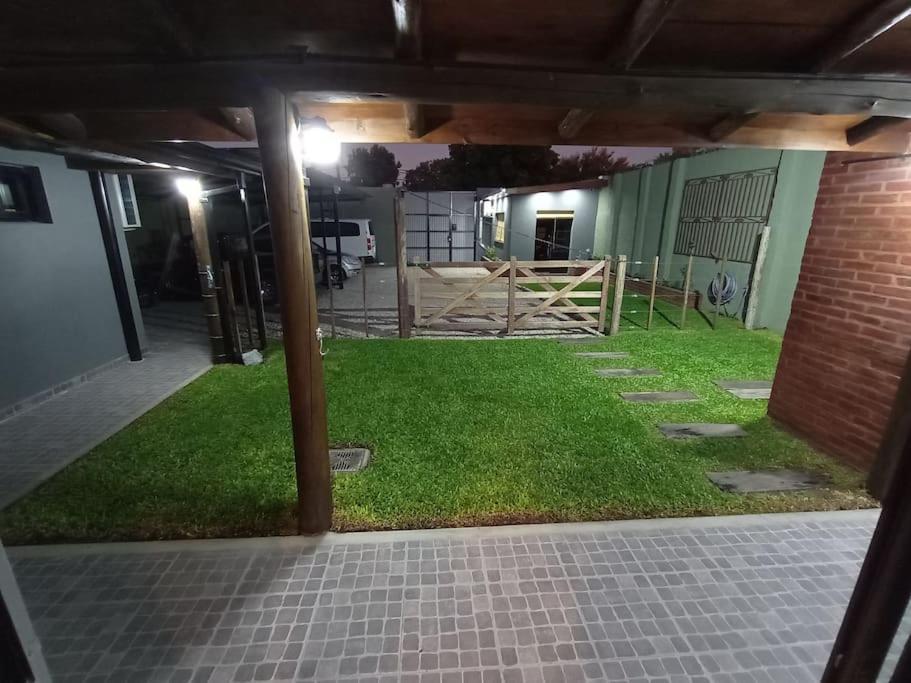 Апартаменты Escala Ezeiza Loft Con Desayuno Луис-Гильон Экстерьер фото